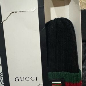 🚨🚨🚨SOLD🚨🚨🚨 Gucci Black and Green Striped Beanie